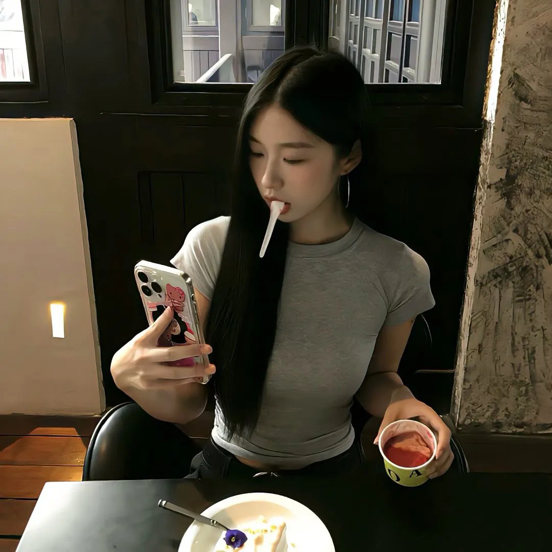 金爪女郎